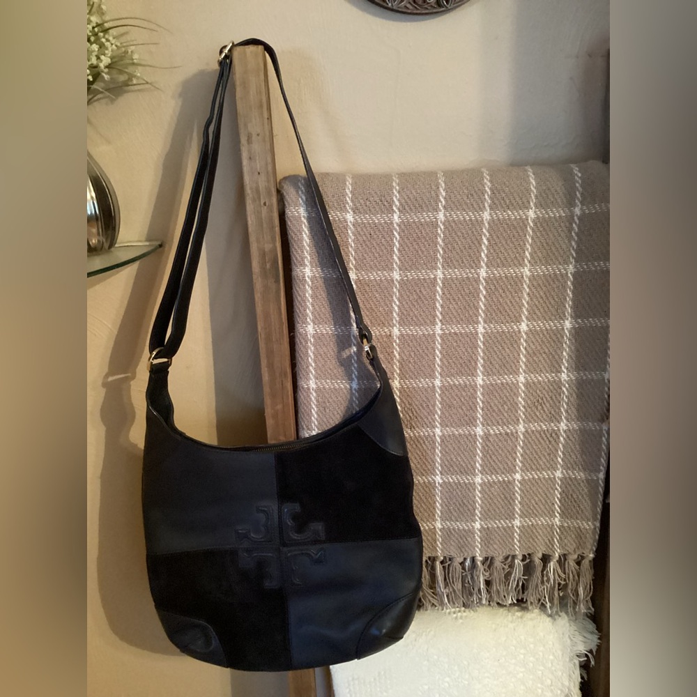 💙💙 GUC Vintage Tory Burch Natalie Suede and Leather Shoulder Bag
